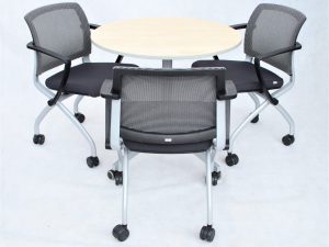 stolik PEDRALI + krzesła SIDIZ zestaw - meble biurowe Frontline