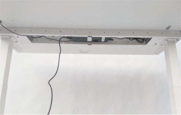 biurko Kinnarps 140/80 z elektrycznie regulowaną wysokością