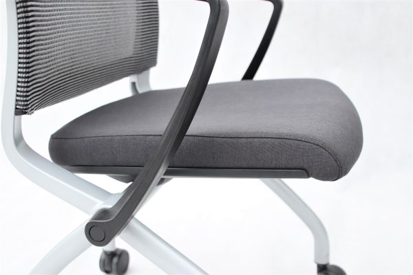 krzesło konferencyjne SIDIZ składane na kółkach - meble biurowe używane